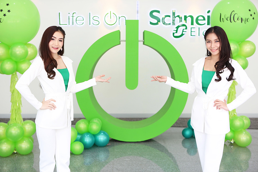 EcoStruxure™ ช่วยให้โซลูชั่นด้าน IoT สามารถต่อเชื่อม เก็บข้อมูล วิเคราะห์